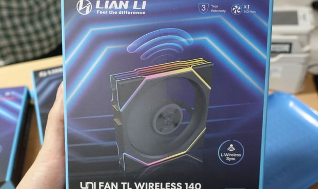 فن بی سیم Lian Li “Unifan TL Wireless” همچنین دارای یک مدل ۱۴۰ میلی متر و نسخه مجهز به LCD – خط تلفن PC Akiba!